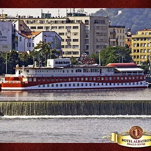 Albatros Hotel en barco