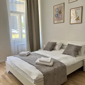 The Best Apartamento
