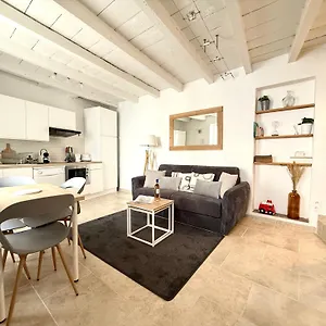 https://maison-arenas.fr-provencehotel.com